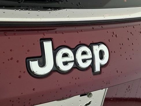 Used 2020 Jeep Compass Latitude w/ Cold Weather Group AWD/4WD image 35