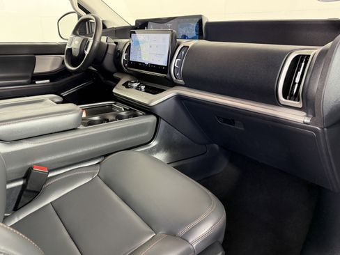 Certified 2025 Ford Expedition Max Active AWD/4WD image 9