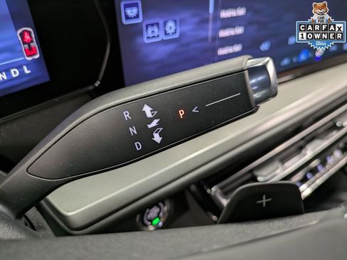 Used 2025 Chevrolet Traverse LT w/ Driver Confidence Package image 19