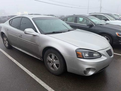 Used 2006 Pontiac Grand Prix w/ Premium Package image 10