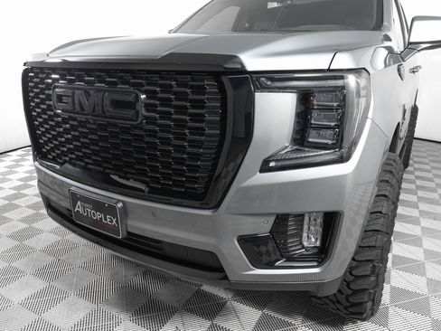 Used 2023 GMC Yukon Denali image 32