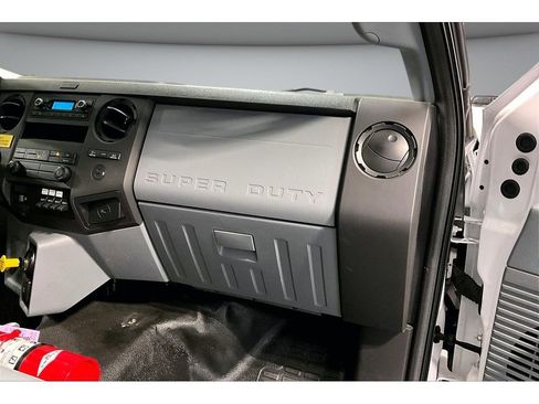 Used 2023 Ford F750 2WD Regular Cab Super Duty image 18