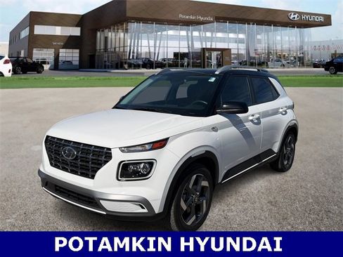 Used 2024 Hyundai Venue Limited image 1