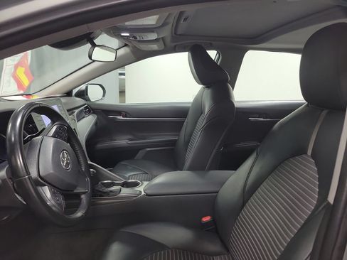 Used 2021 Toyota Camry SE FWD image 12