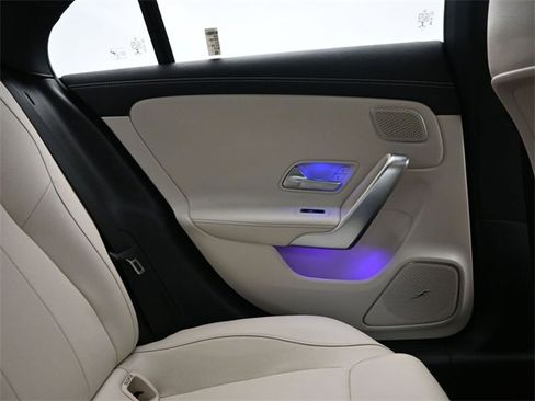 Used 2022 Mercedes-Benz CLA 250 image 18