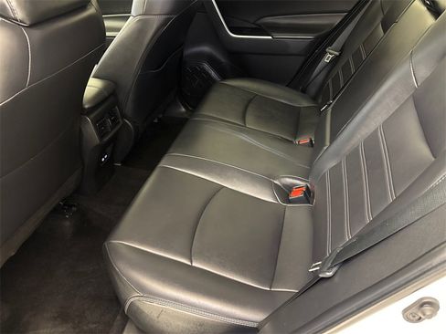 Used 2023 Toyota RAV4 XLE Premium image 18