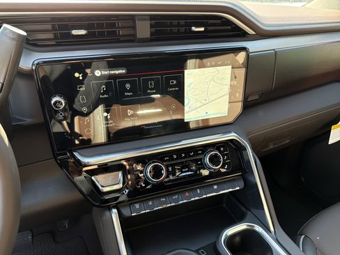 New 2026 GMC Sierra 3500 Denali w/ Denali Reserve Package image 32