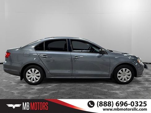 Used 2015 Volkswagen Jetta S image 2