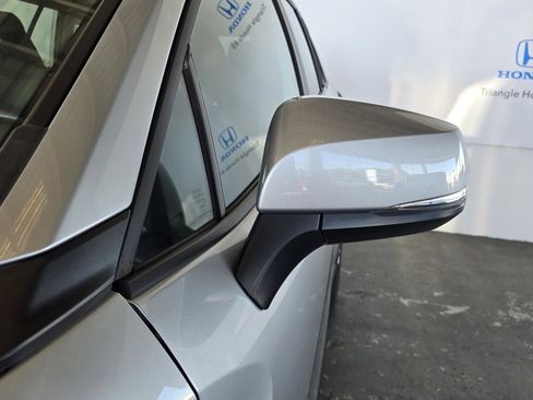 Used 2023 Toyota Corolla Cross LE image 35