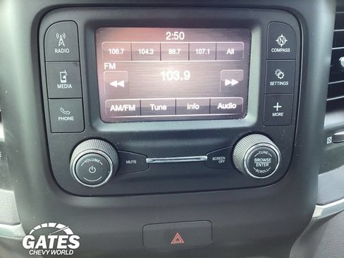 Used 2021 RAM 1500 Big Horn AWD/4WD image 3