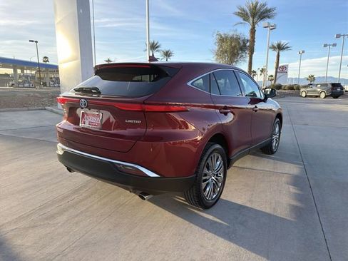 Used 2023 Toyota Venza Limited image 5