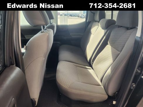 Used 2022 Toyota Tacoma SR image 18