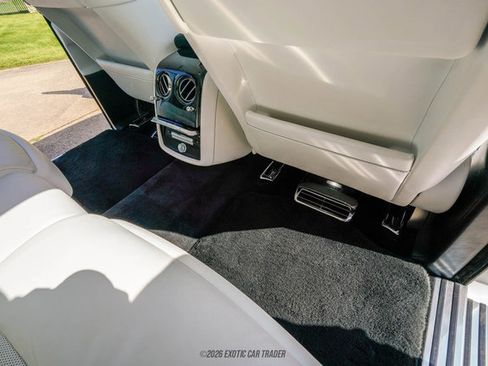 Used 2020 Rolls-Royce Phantom Sedan RWD image 31