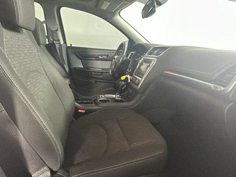Used 2015 GMC Acadia SLE FWD image 26