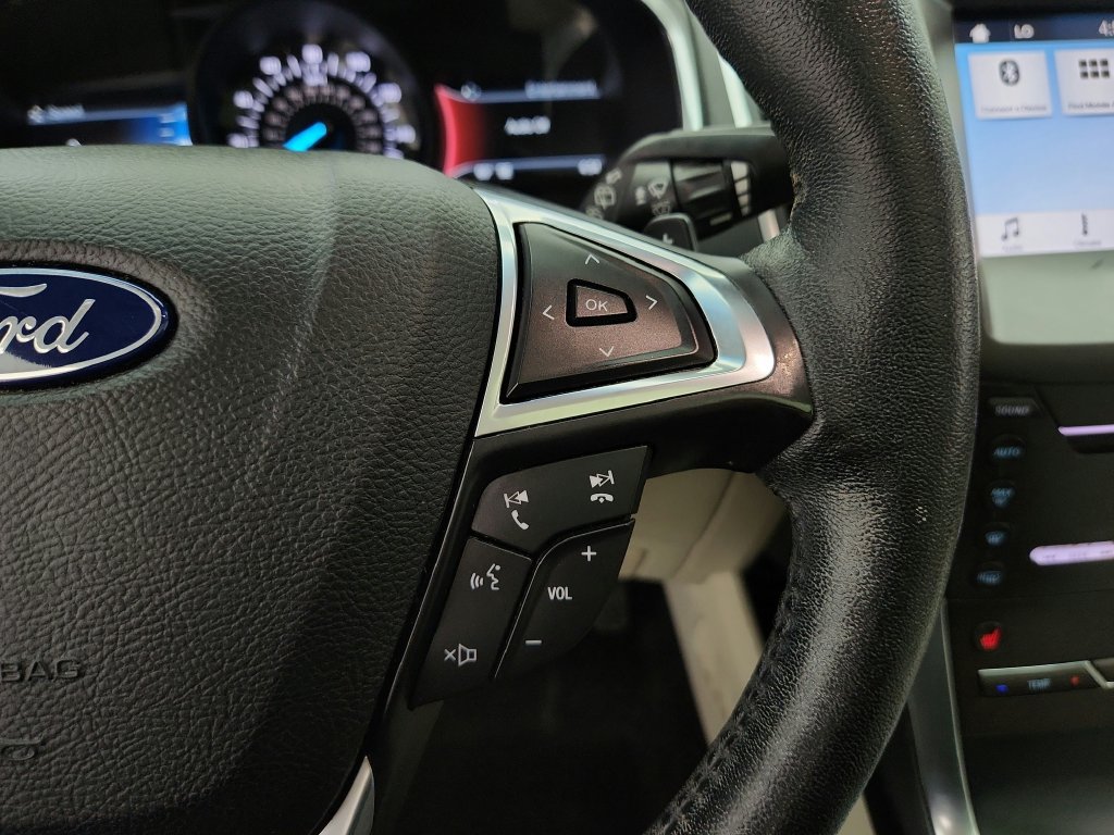 Used 2019 Ford Edge Titanium w/ Cold Weather Package AWD/4WD image 22