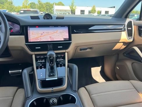 Used 2021 Porsche Cayenne S AWD/4WD image 14