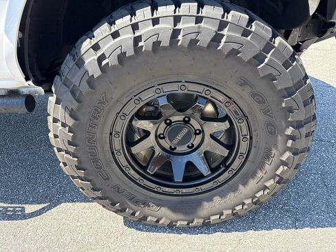 Used 2023 Ford Bronco Badlands w/ Sasquatch Package AWD/4WD image 13