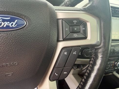 Used 2017 Ford F250 Lariat w/ Lariat Ultimate Package AWD/4WD image 19