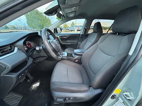 Used 2022 Toyota RAV4 XLE AWD/4WD image 13