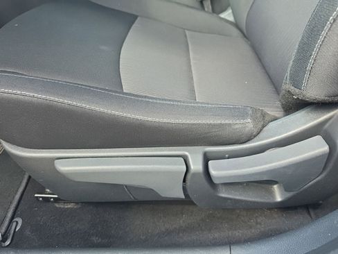 Used 2025 Nissan Sentra SV FWD image 9