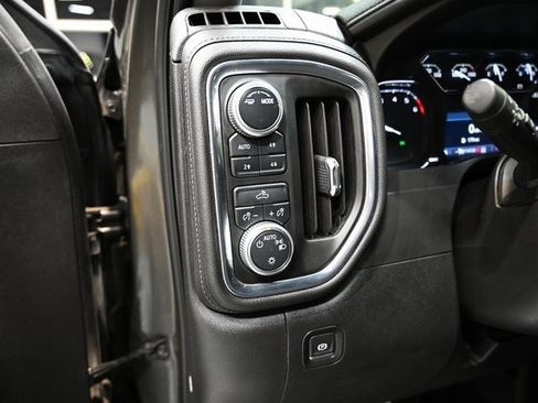 Used 2020 GMC Sierra 1500 SLE w/ X31 Off-Road Package image 23