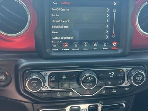 Used 2021 Jeep Gladiator Rubicon AWD/4WD image 46