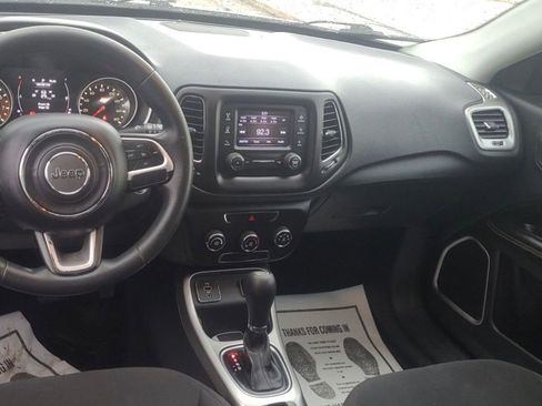 Used 2018 Jeep Compass Sport FWD image 4
