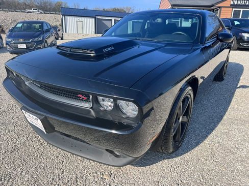 Used 2012 Dodge Challenger R/T RWD image 2