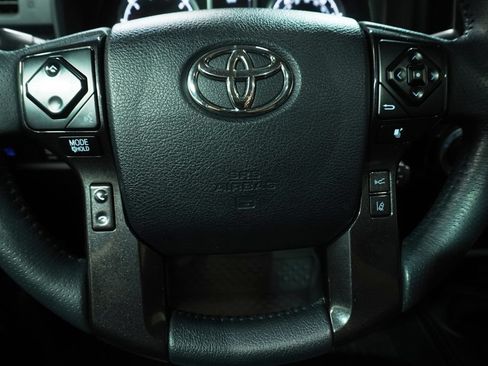 Certified 2022 Toyota 4Runner TRD Off-Road Premium AWD/4WD image 16