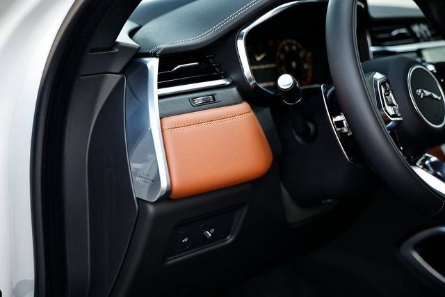 New 2026 Jaguar F-PACE R-Dynamic S AWD/4WD image 19