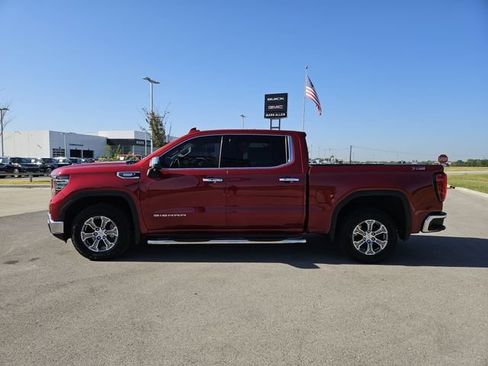 Used 2024 GMC Sierra 1500 SLT w/ SLT Convenience Package AWD/4WD image 4