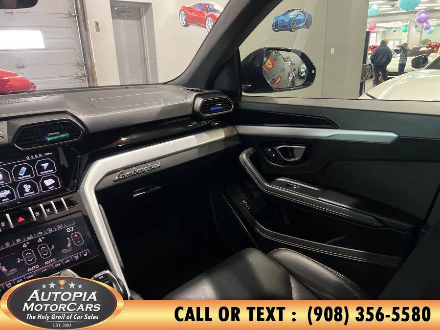 Used 2020 Lamborghini Urus AWD/4WD image 25