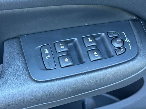 Certified 2025 Volvo S60 B5 Plus image 12