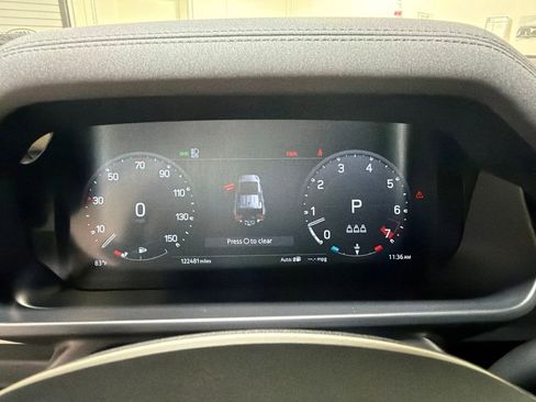 Used 2023 Land Rover Defender 110 SE AWD/4WD image 15