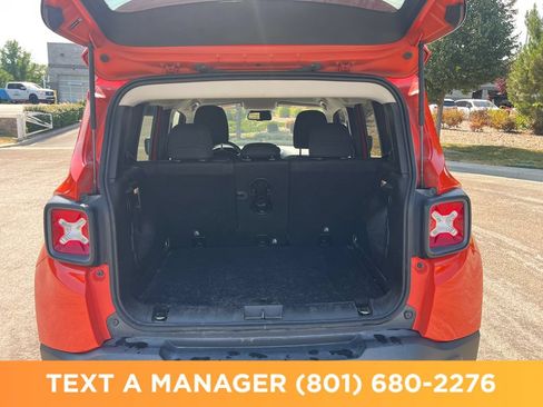 Used 2017 Jeep Renegade Trailhawk w/ Popular Equipment Group AWD/4WD image 24
