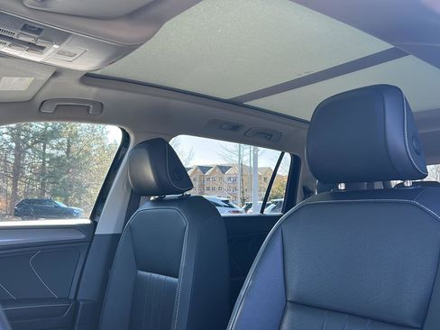 Certified 2024 Volkswagen Tiguan SE w/ Panoramic Sunroof Package image 14