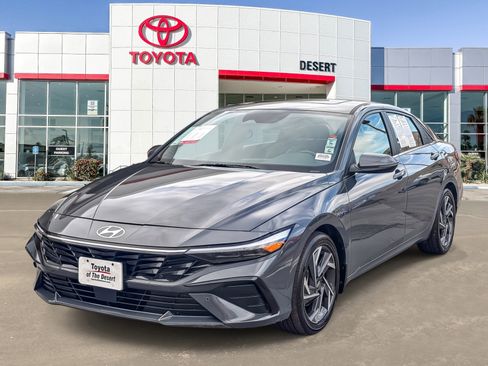 Used 2024 Hyundai Elantra Limited image 3