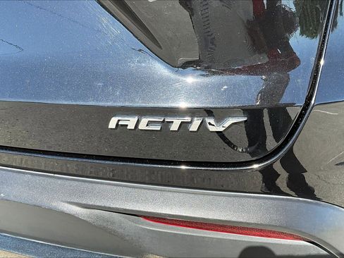 Used 2025 Chevrolet Trax ACTIV FWD image 24