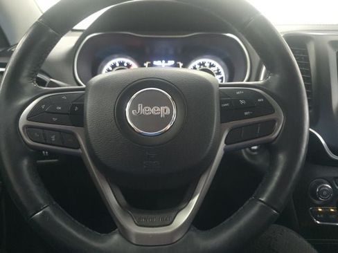Used 2019 Jeep Cherokee Latitude Plus w/ Cold Weather Group AWD/4WD image 26