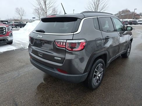 Used 2018 Jeep Compass Latitude image 4