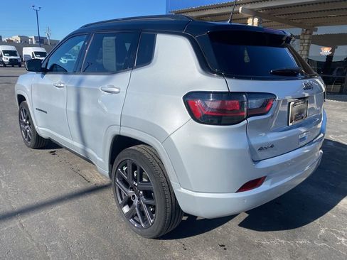 Used 2025 Jeep Compass Limited w/ High Altitude Package image 5