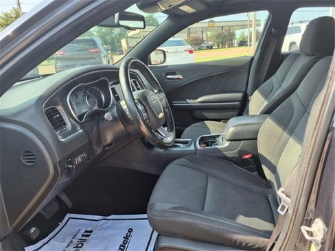 Used 2017 Dodge Charger SXT image 19