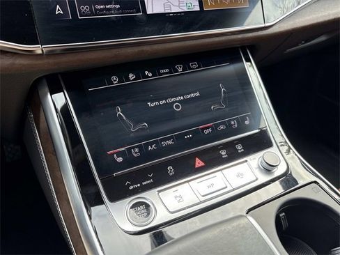 Used 2025 Audi Q8 Prestige image 34