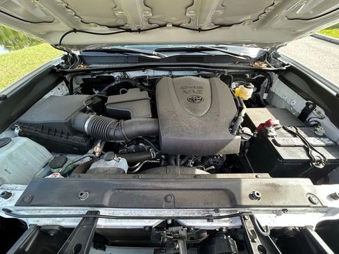 Used 2023 Toyota Tacoma SR5 w/ Technology Package RWD image 10