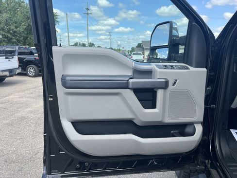 Used 2018 Ford F250 XLT w/ XLT Premium Package AWD/4WD image 18