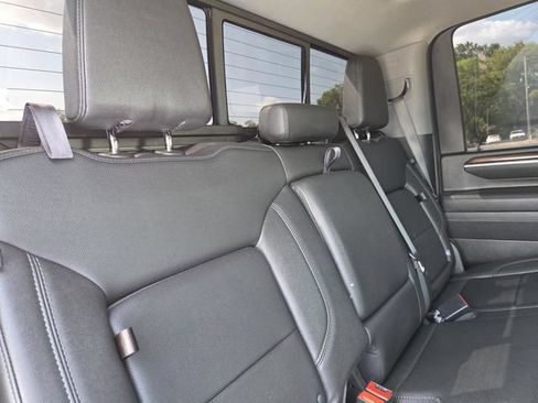 Used 2025 GMC Sierra 2500 SLT w/ SLT Premium Package AWD/4WD image 31
