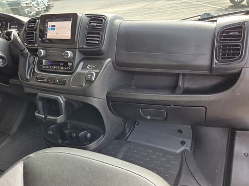 Used 2025 RAM ProMaster 2500 w/ Convenience Group FWD image 19