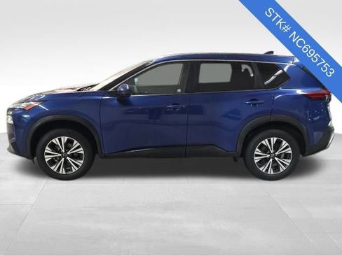 Used 2022 Nissan Rogue SV image 4