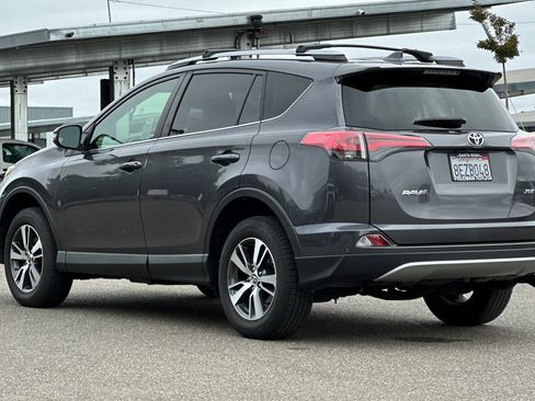 Used 2018 Toyota RAV4 XLE FWD image 6