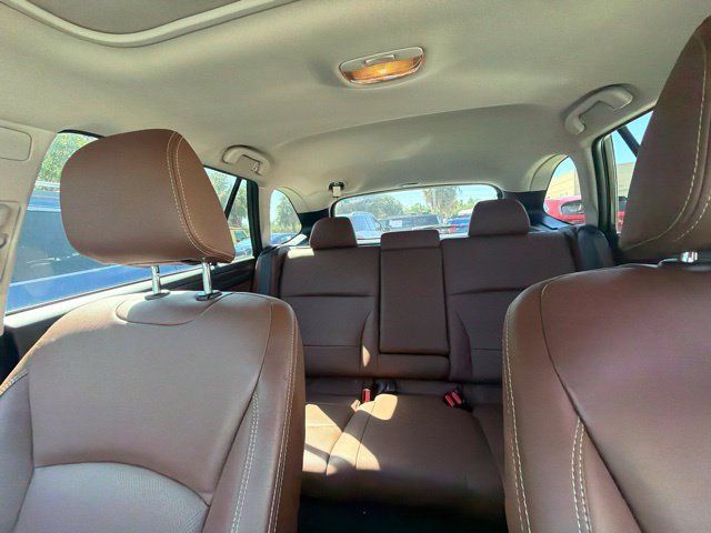 Used 2018 Subaru Outback 3.6R Touring AWD/4WD image 5